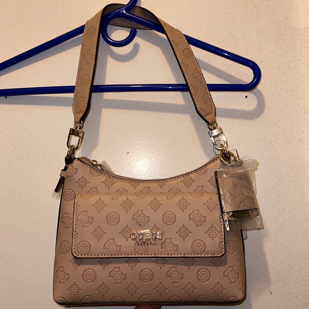 NWT GUESS Sirrah Top Zip Shoulder Bag👜